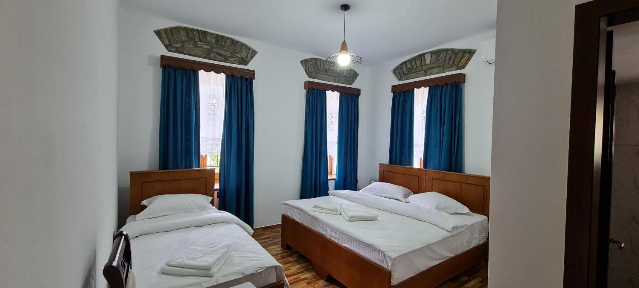 Garden Guest House Permet Ngoại thất bức ảnh