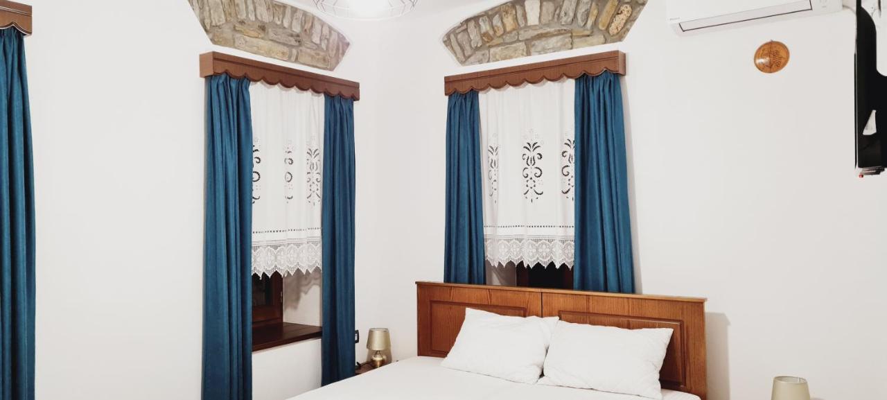 Garden Guest House Permet Ngoại thất bức ảnh