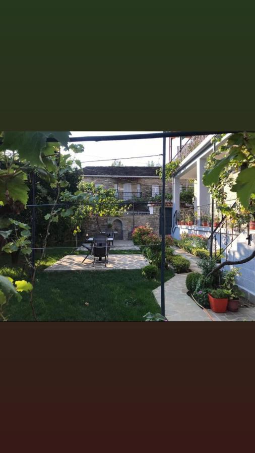 Garden Guest House Permet Ngoại thất bức ảnh